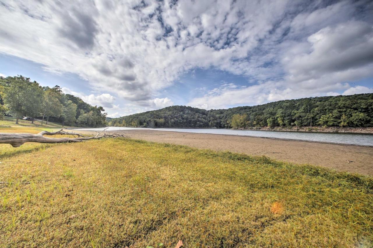 Lakefront Table Rock Home With Fire Pit! Golden Экстерьер фото